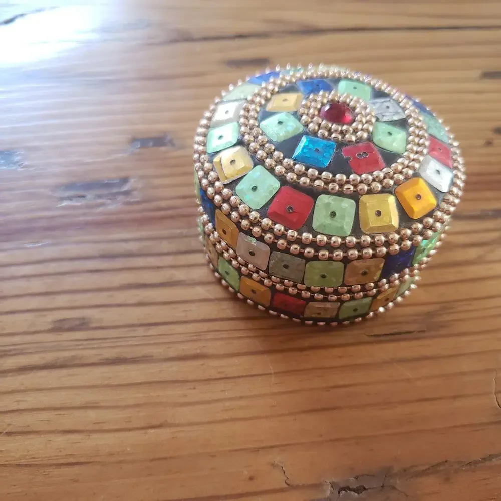 Mini Sequin Multicolored Tin Jewelry Trinket Circle Box Black Felt Inside Travel
